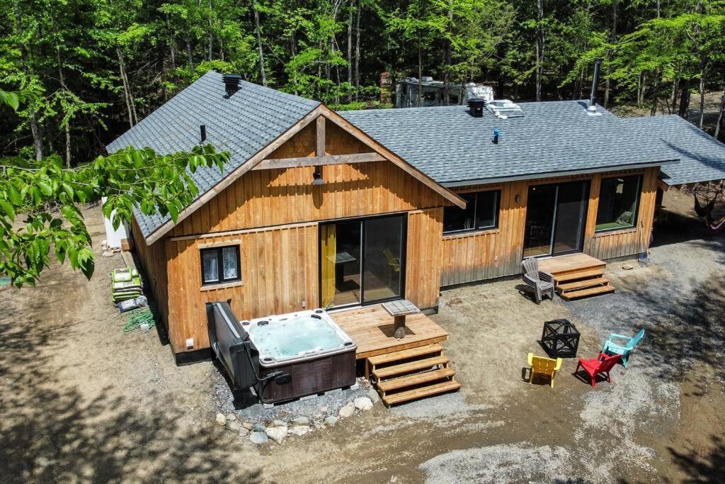 Chalet Deschamps- SPA- Chien accepté- Nature- Estrie Mansonville Exterior foto